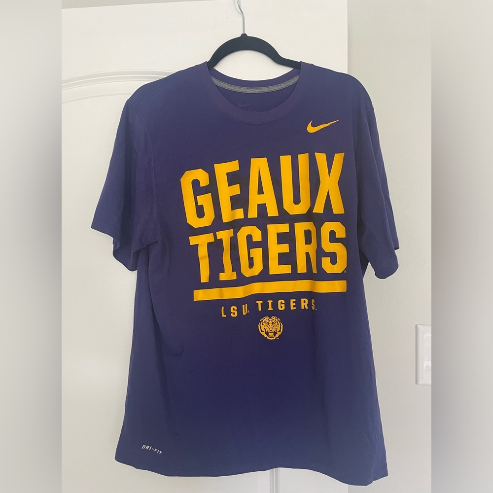 Men’s LSU Nike dry fit shirt